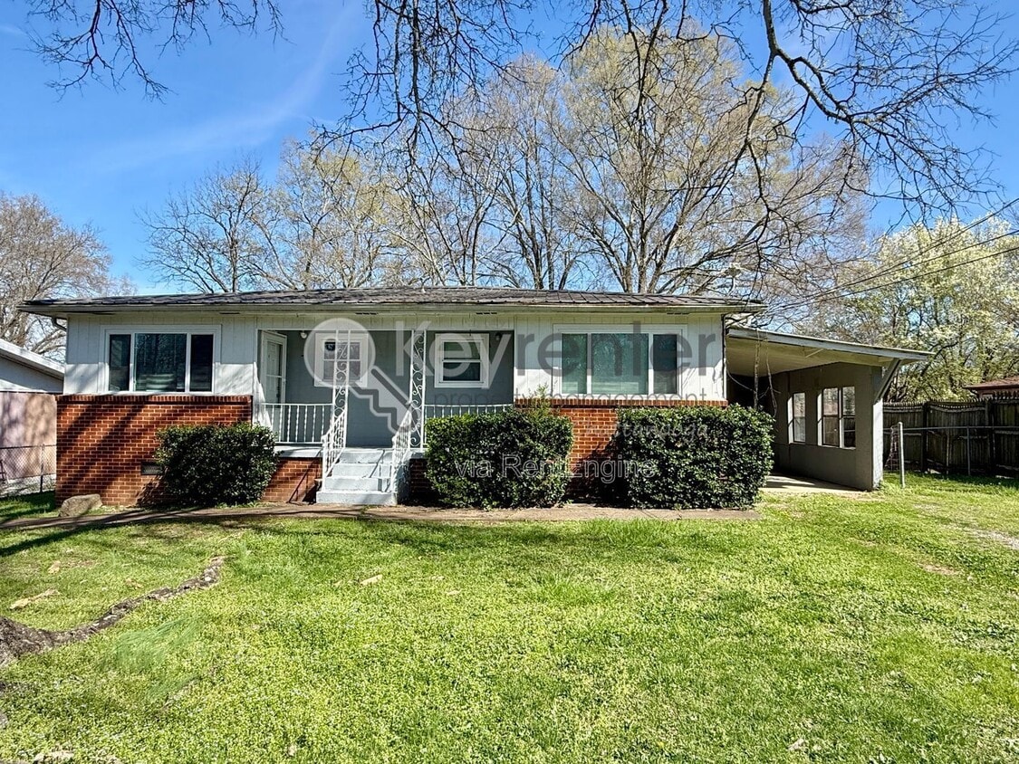 Photo - 221 Robert E Lee Street