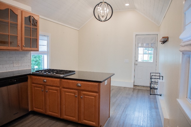 Foto del edificio - 281 Salmon Brook St