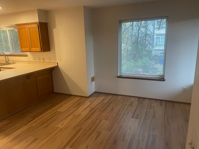 Foto del edificio - 9741 Woodlawn Ave N