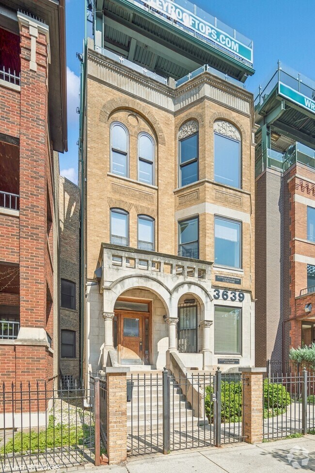 Building Photo - 3639 N Sheffield Ave