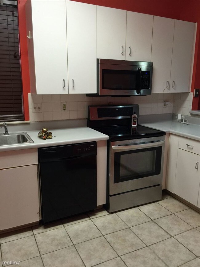 Building Photo - 2 br, 2 bath House - 703 Walnut Woods Cv S