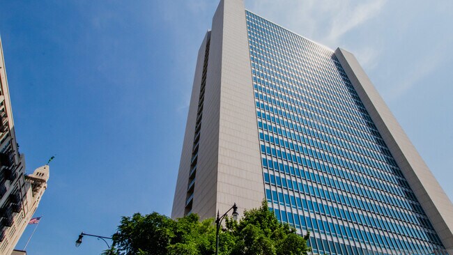Foto del edificio - 500 W Superior St