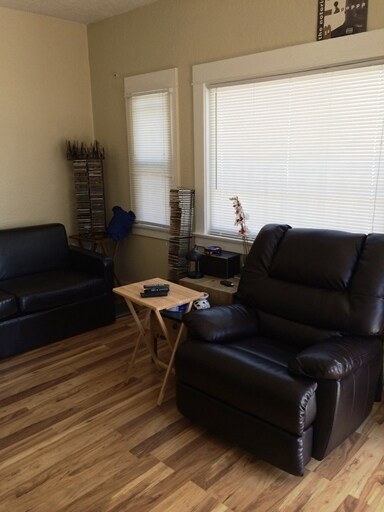 Interior - 617 Lime Ave