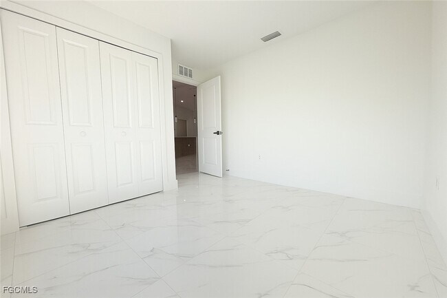 Foto del edificio - 717 NW 19th Terrace