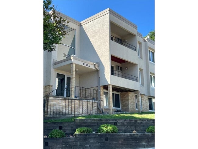 Building Photo - 362 Elton Hills Dr NW