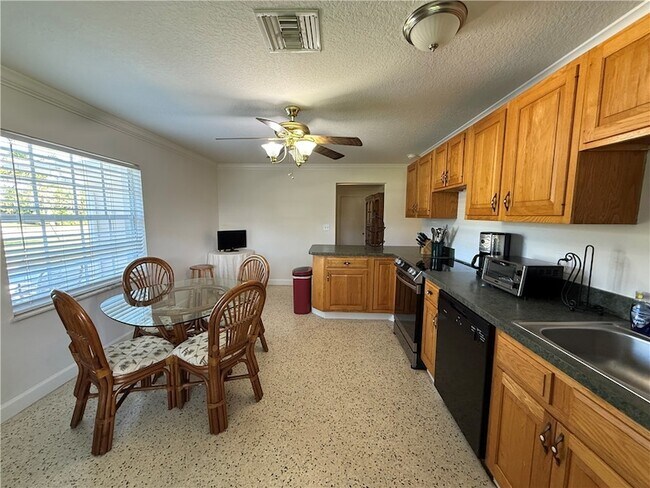 Foto del edificio - 2015 15th Ln