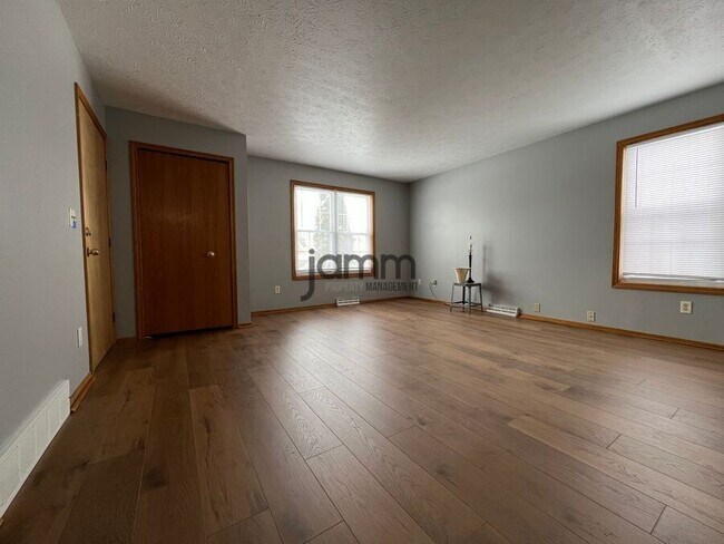 Foto del edificio - 3027 Brookdale Ave