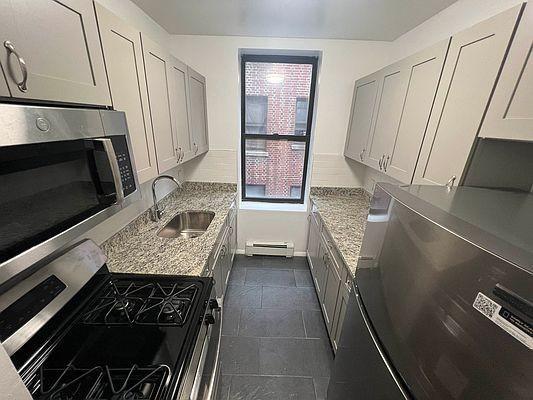 Building Photo - 2 bedroom in BRONX NY 10452