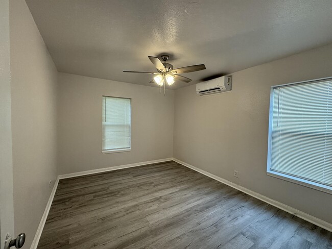 Building Photo - 602 Texan Trail