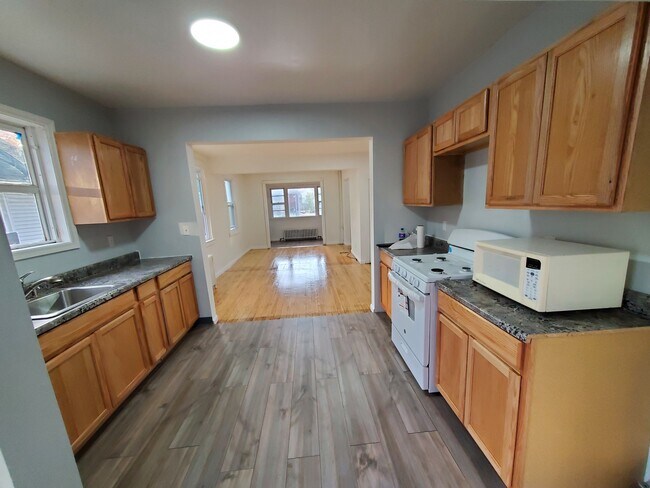 Foto del edificio - 275 Simonson Ave