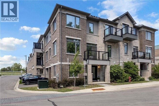 Building Photo - 585 Colborne St