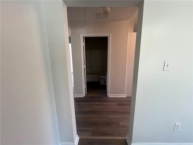 Building Photo - 2014 Morehouse Dr NW