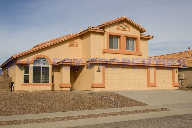 Building Photo - GORGEOUS 5 BED WITH POOL