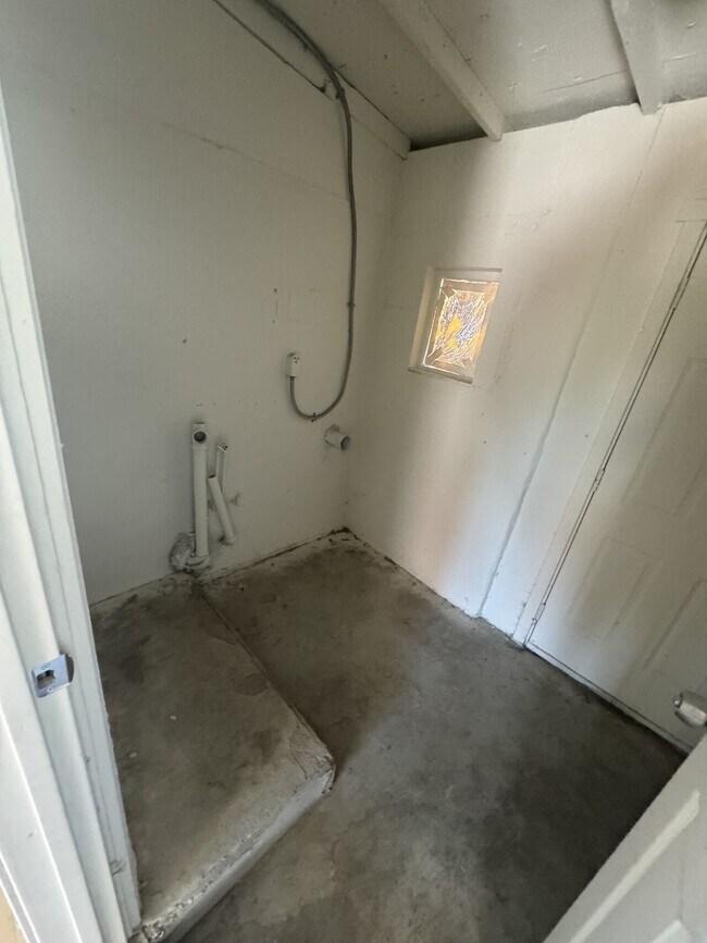 Building Photo - 1660 Atlantic Dr Modesto CA 95351