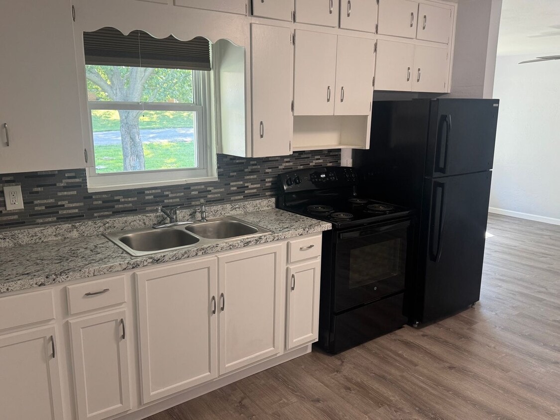 Primary Photo - 54th Street Duplex