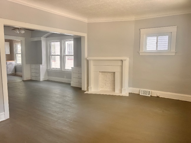 Building Photo - 3475 E 118th St