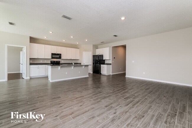 Foto del edificio - 11811 Cara Field Ave