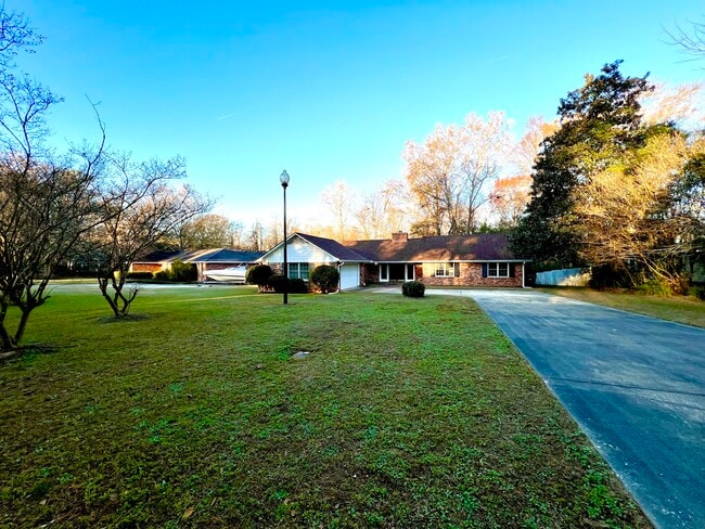 Building Photo - 2401 Clematis Trl