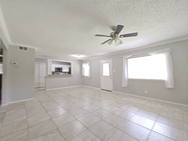 Building Photo - 5636 Birchmont Dr
