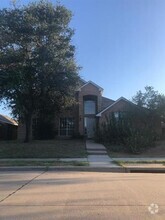 Building Photo - 3713 Skyline Dr