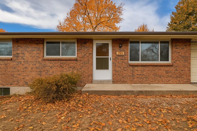 Foto del edificio - Beautifully Remodeled 3-Bedroom Ranch in Quiet West Arvada Neighborhood
