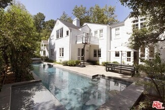 Building Photo - 2121 Trently Ln