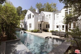 Building Photo - 2121 Trently Ln