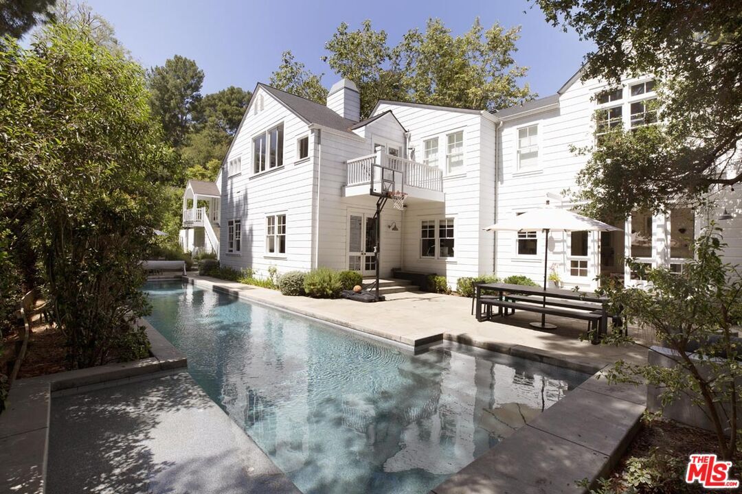 Primary Photo - 2121 Trently Ln
