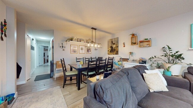 Building Photo - 1436 62 St NW