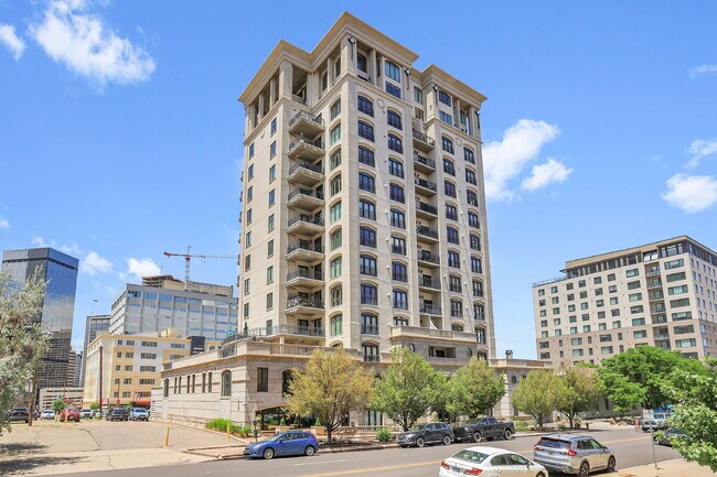 Foto del edificio - $3,095.00, stunning 2-bedroom, 2-bathroom ...
