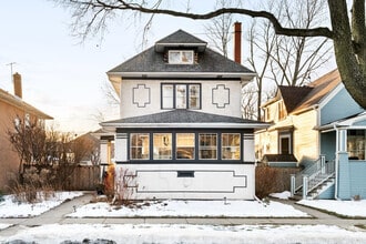 Building Photo - 637 S East Ave