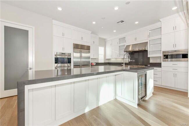 Foto del edificio - 61 Einstein Wy