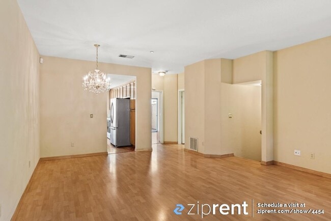 Building Photo - 990 La Mesa Terrace