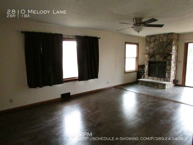 Foto del edificio - 2810 Melody Ln