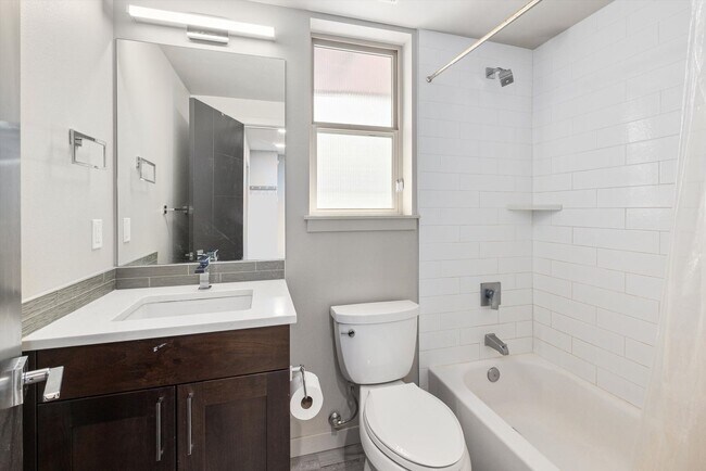 Foto del edificio - LUXURY MAGNOLIA 3 BED TOWNHOME FOR RENT W ...