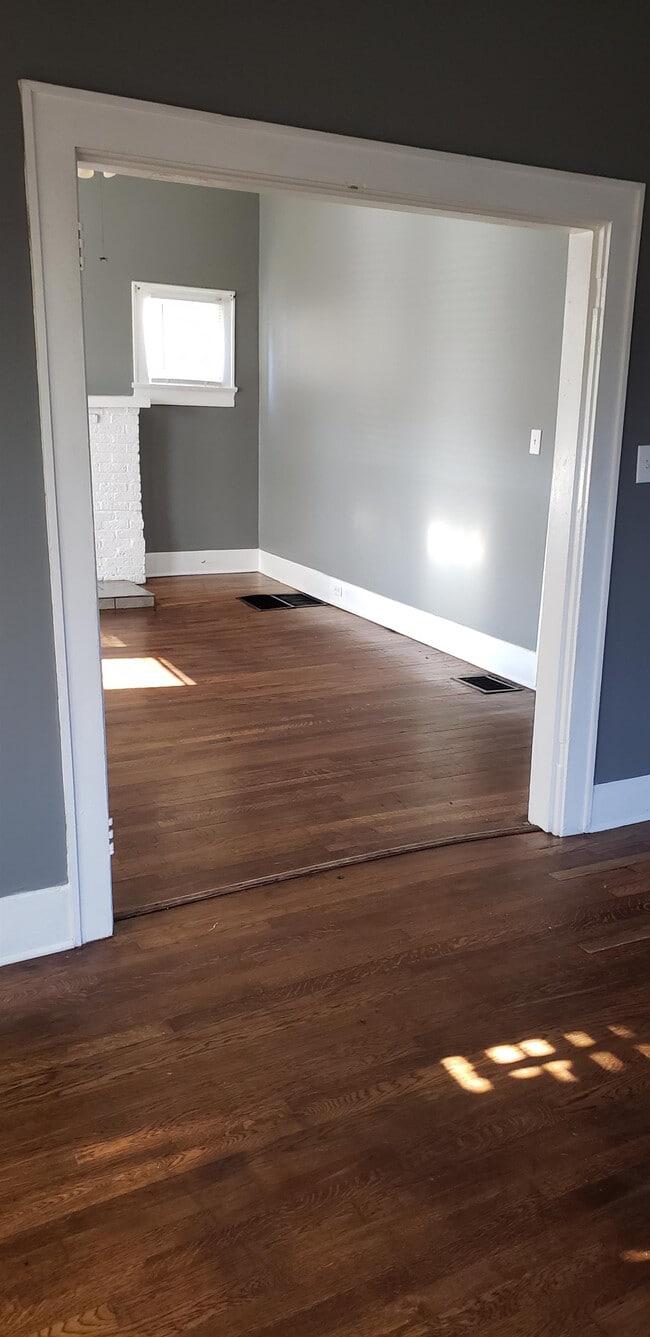 Foto del edificio - 2543 E 5th Ave