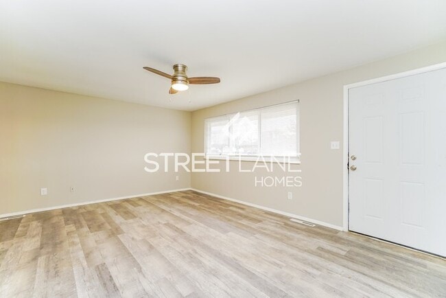 Building Photo - Charming 3 Bed 2 Bath Home Ready to Rent!