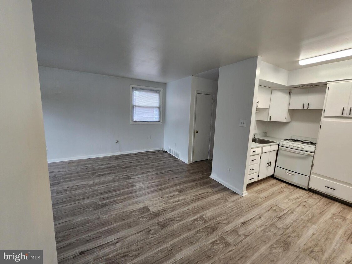 Foto principal - 7036 Valley Ave