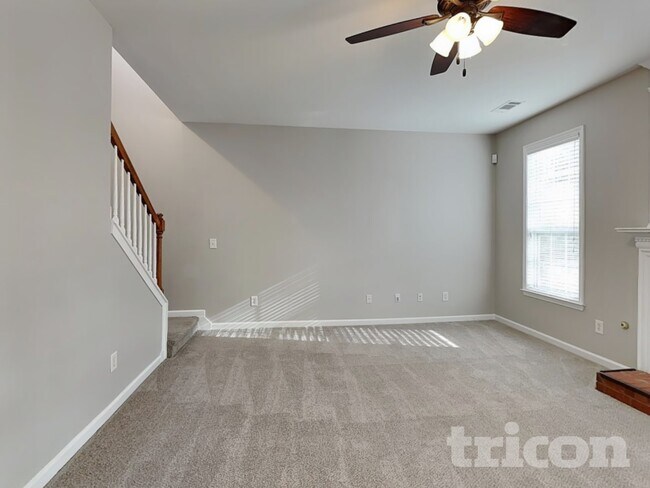 Foto del edificio - 2673 Back Creek Chase