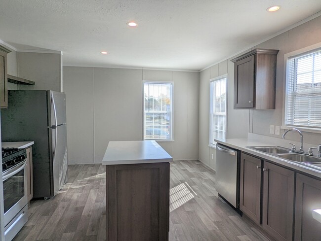 Building Photo - 521 Washington