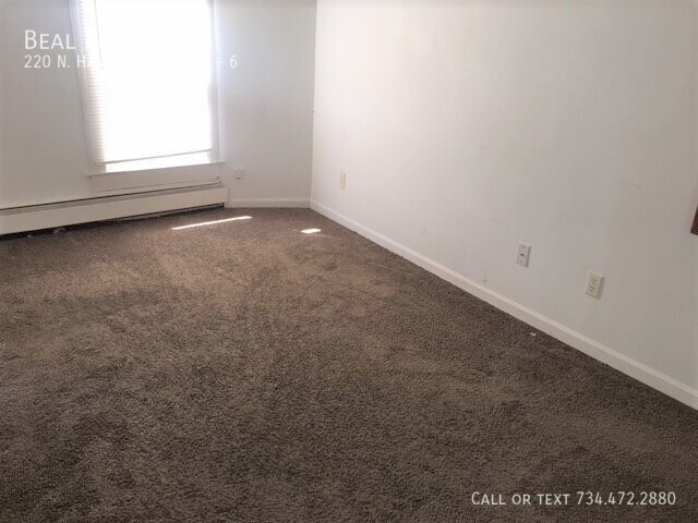 Foto del edificio - 220 N Hamilton St