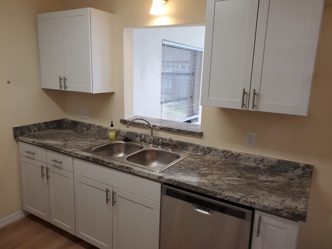Kitchen - 9397 93rd St