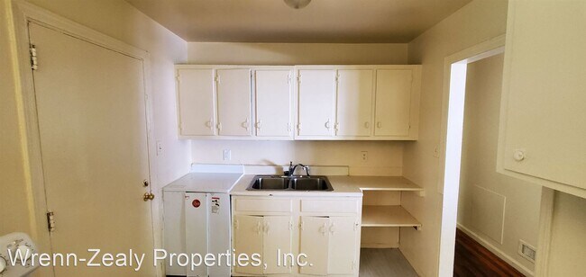 Building Photo - 3 br, 1 bath House - 917 Mccormick Street