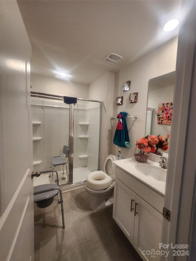 Building Photo - 2123 Redstone Dr