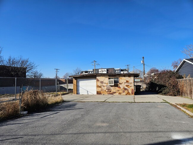 Foto del edificio - 316-317 S Vincent Ct