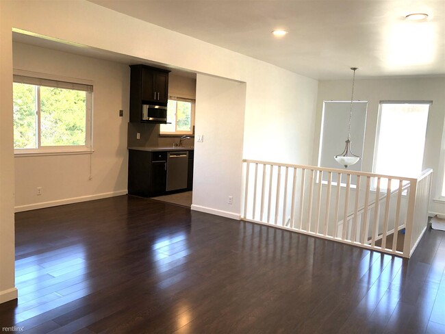 Foto del edificio - 1 br, 1 bath Townhome - 1229 West McKinley...