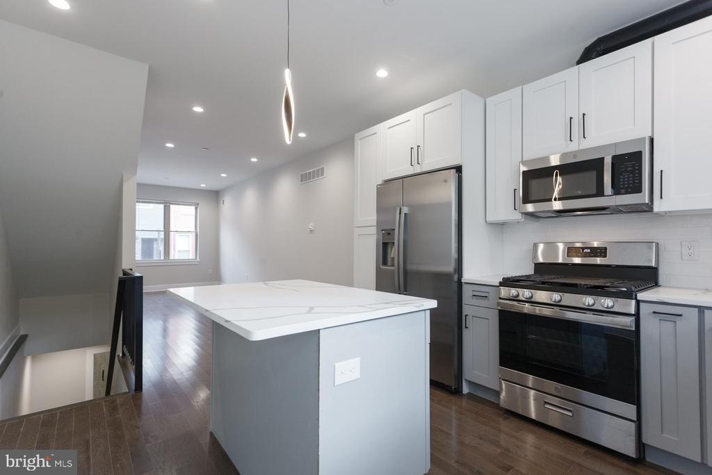 Foto principal - 2722 Latona St