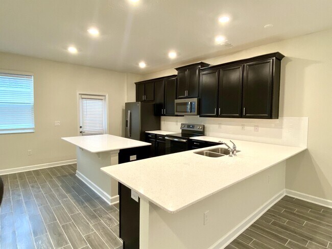 Building Photo - 15054 Book Club Rd
