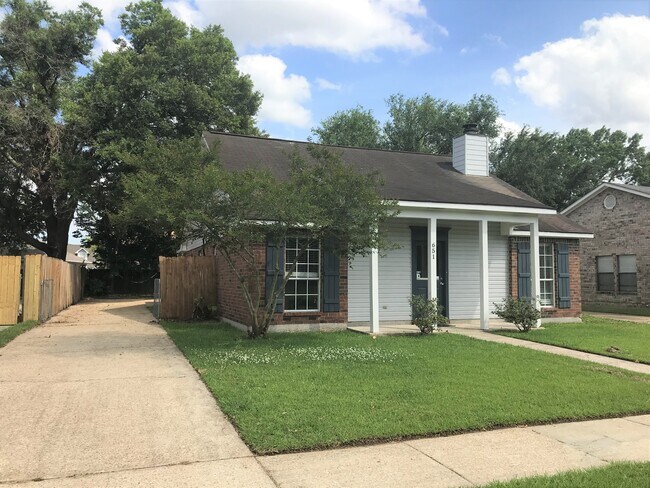 Building Photo - 651 John Henry Dr