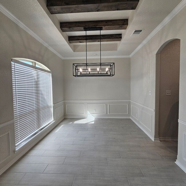 Building Photo - Beautiful new custom home